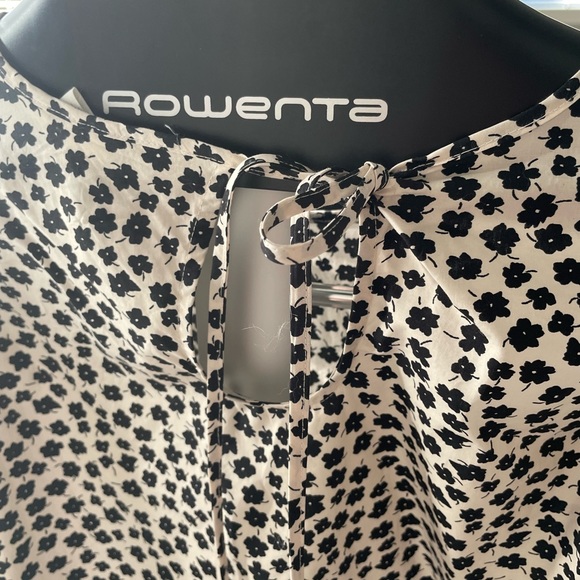 H&M puffed short sleeve floral blouse. Cotton size XXL. - Picture 3 of 4